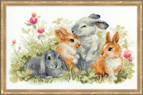 RİOLİS 1416-Komik Tavşanlar-Sayılan Çapraz Dikiş Kiti 15¾ x 9¾ Zweigart 14 ct. Beyaz AİDA 24 Renk